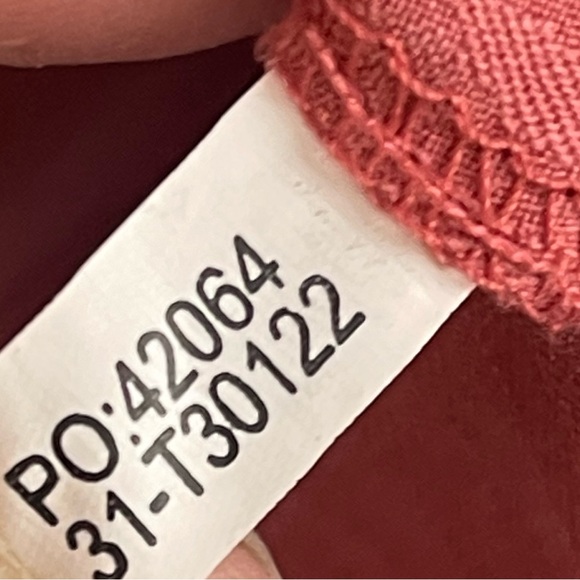 Men’s Tommy Bahama silk shirt with tropical imprint. Size large. GUC - Picture 8 of 8